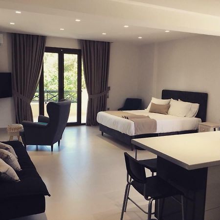 The Little Prince Luxury Suites Ypsos Dış mekan fotoğraf