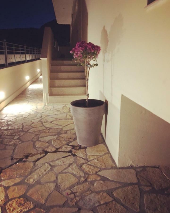 The Little Prince Luxury Suites Ypsos Dış mekan fotoğraf
