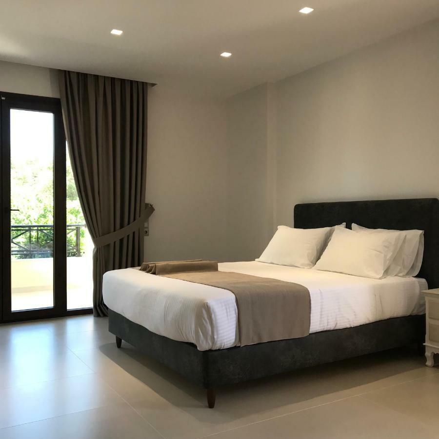 The Little Prince Luxury Suites Ypsos Dış mekan fotoğraf