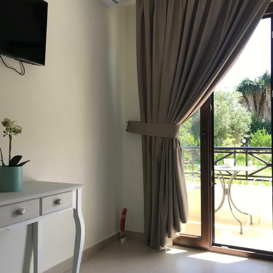 The Little Prince Luxury Suites Ypsos Dış mekan fotoğraf