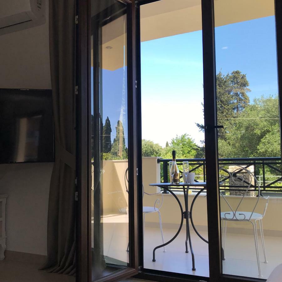 The Little Prince Luxury Suites Ypsos Dış mekan fotoğraf