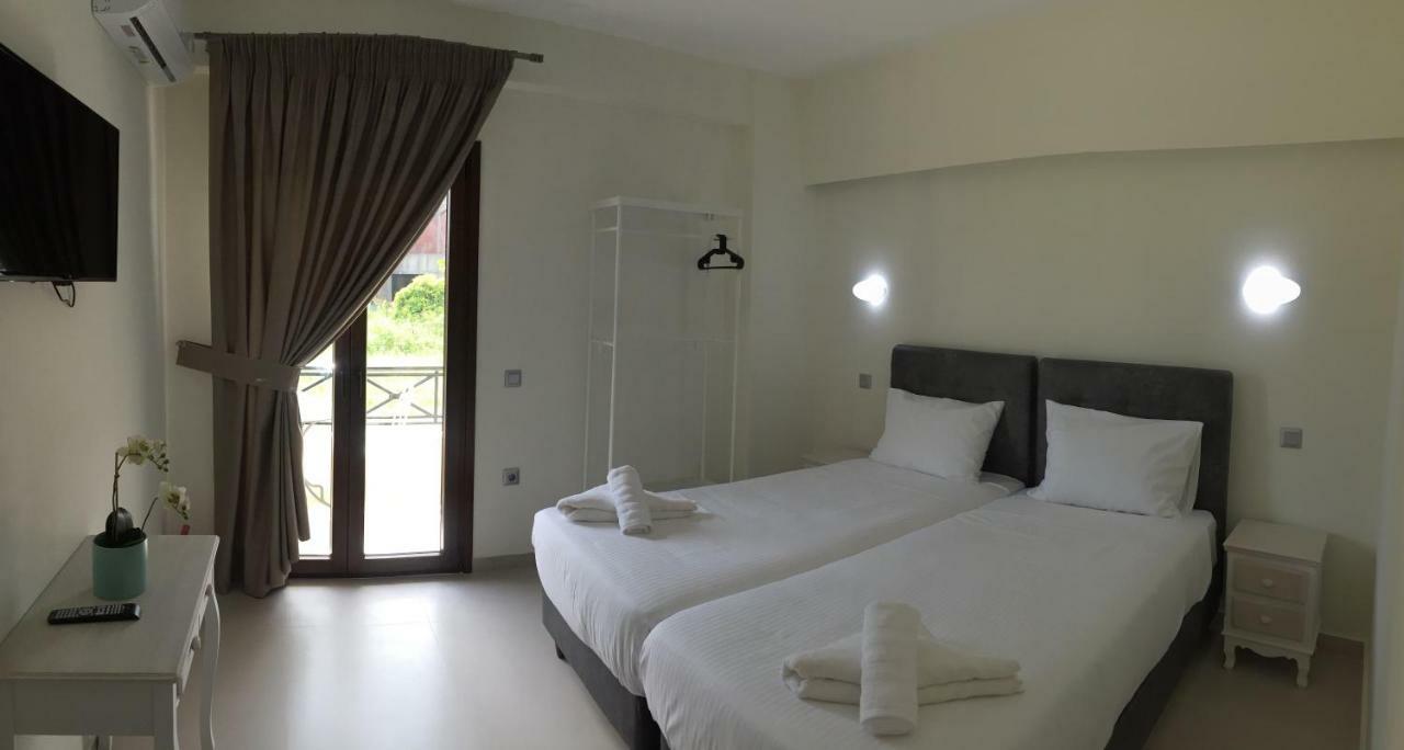The Little Prince Luxury Suites Ypsos Dış mekan fotoğraf