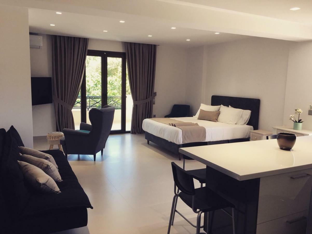 The Little Prince Luxury Suites Ypsos Dış mekan fotoğraf